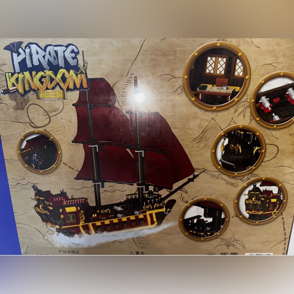 Queen Ann’s Revenge Ship Pirates of the Caribbean Boat Building Blocks Toy NEW - Picture 4 of 5